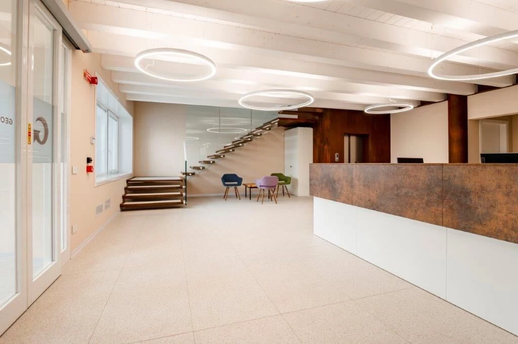 意大利 VPS 公司行政大楼丨Newfloor-13