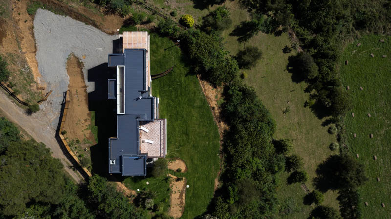 智利 Wulf House 湖畔别墅，融入景观与节能设计-11