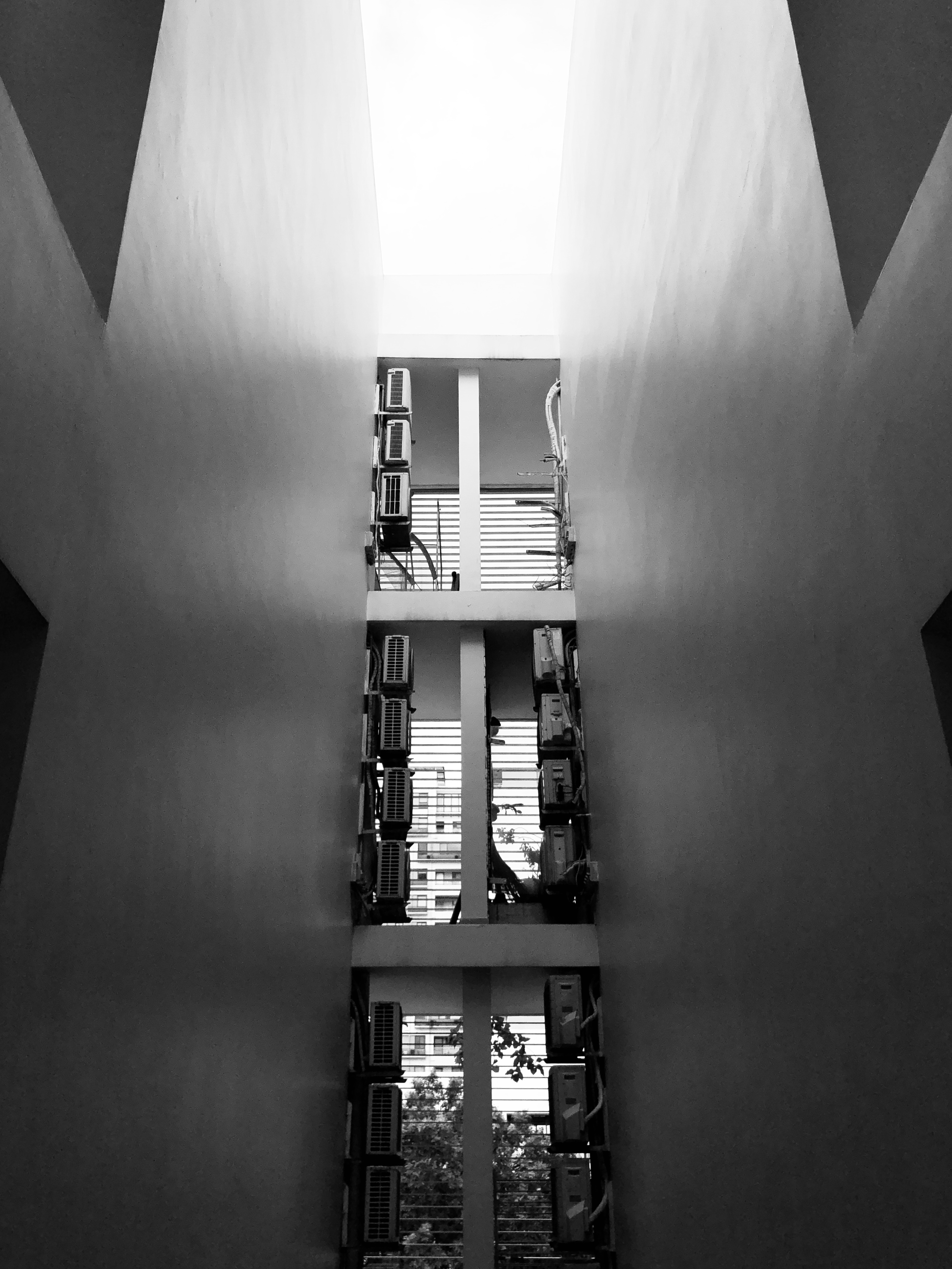 SOMETHINGSaroundme-4