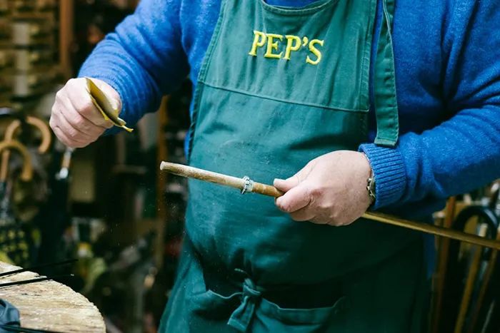 巴黎最后修伞师 | 匠心传承,让旧伞重生-180