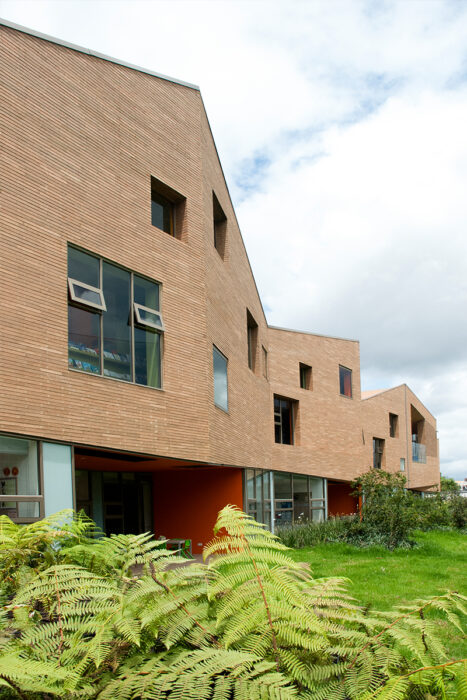 哥伦比亚英裔学前教育机构

注：由于没有足够背景信息，PREESCOLAR一般指学前教育相关，ANGLO常表示英裔、与英语国家相关，COLOMBIANO是哥伦比亚的意思，这样翻译相对能体现整体含义，但可能需结合具体场景进一步精准化 丨Colombia-29