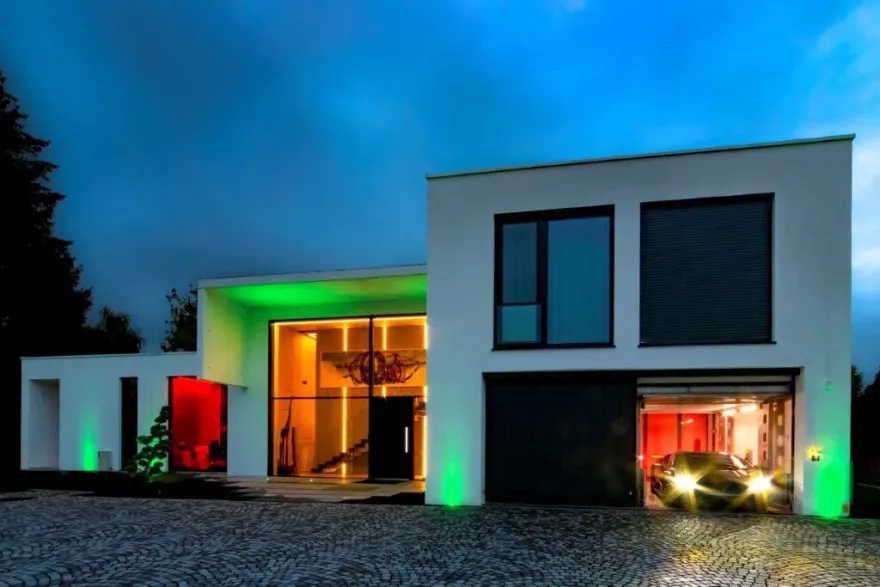 Bauhaus Villa with car lift-36