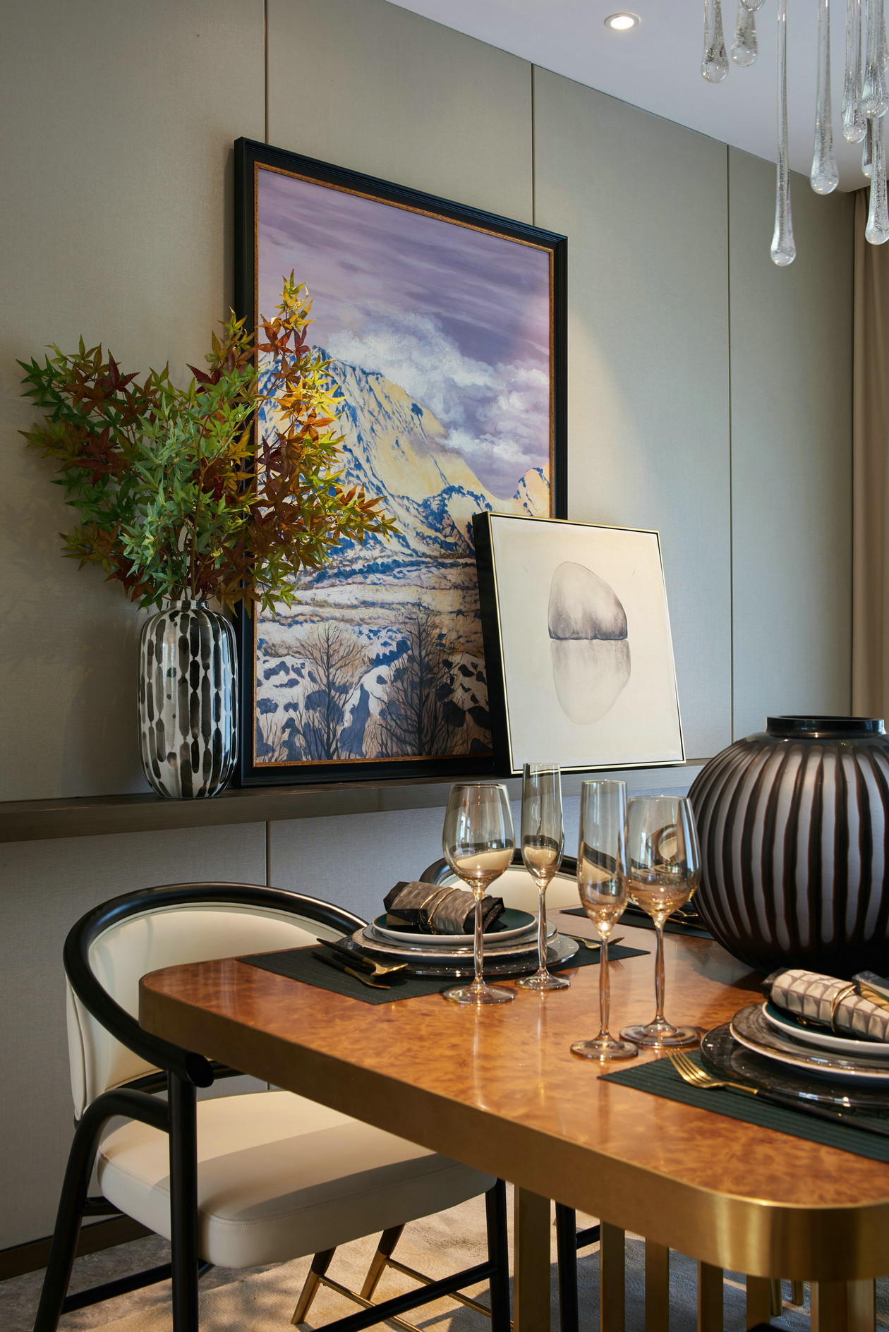 西安沣东地产湖光山色样板房-19