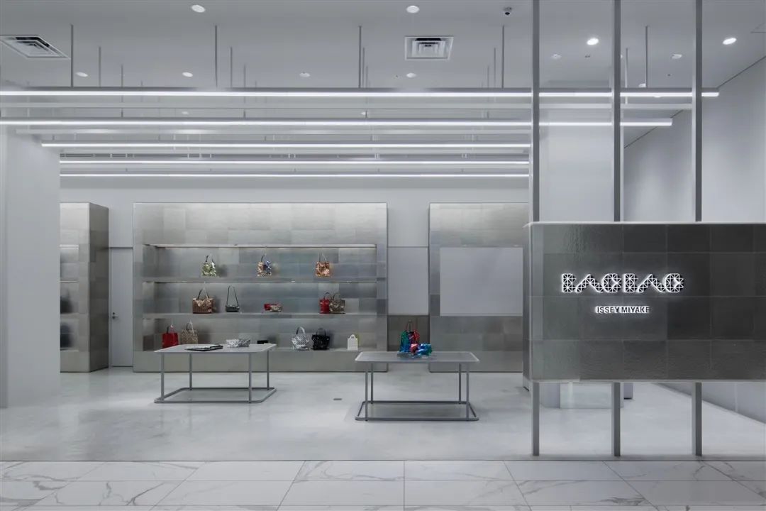 日本 BAO BAO ISSEY MIYAKE 包店设计丨Moment-3