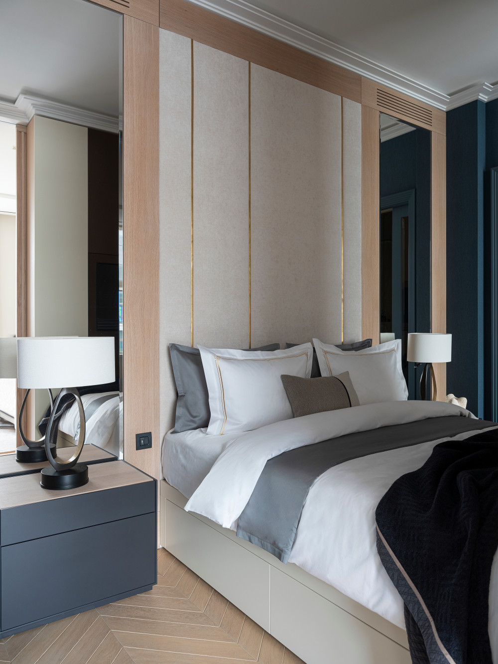 柔和灯光打造舒适卧室空间丨ELLEdecoration-32