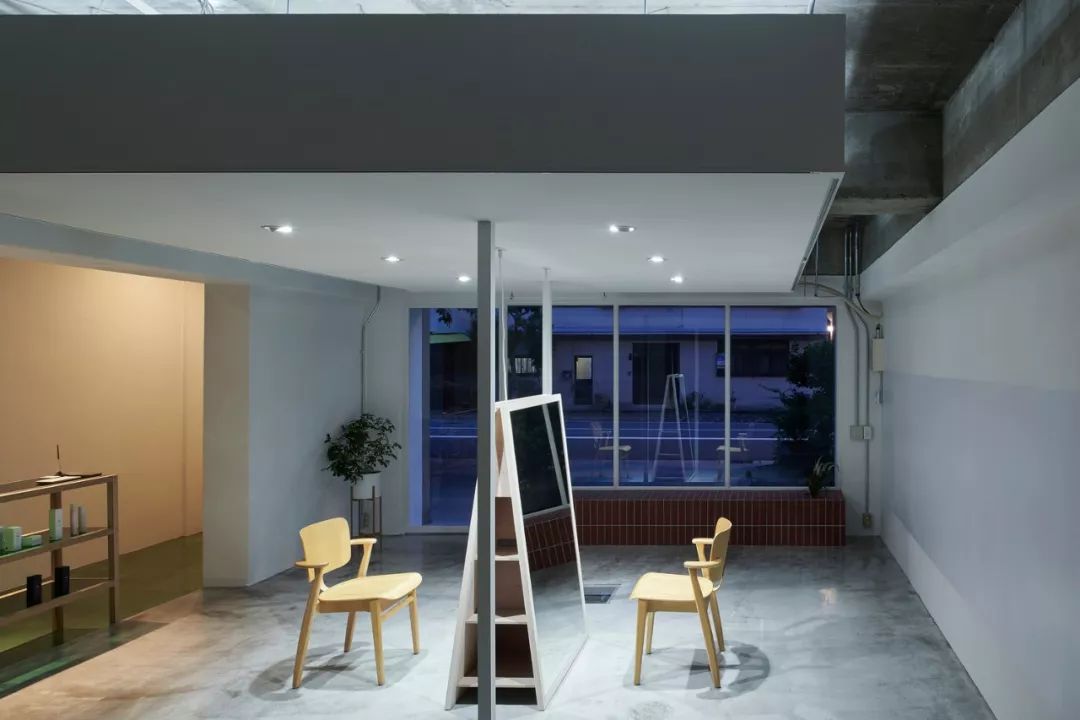 【新店】一个没有招牌的理发店，只有两个座位，佛性理发店-27