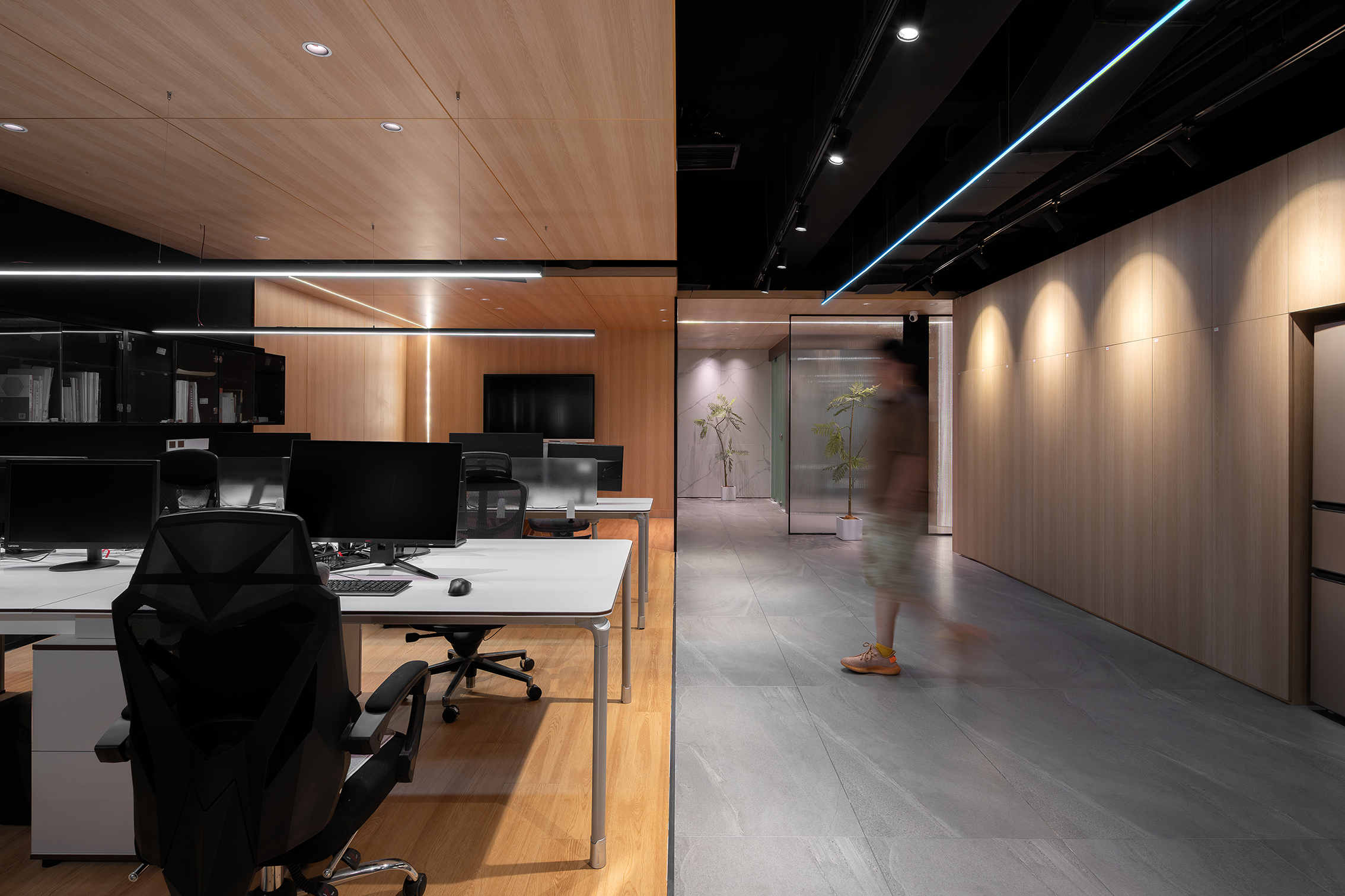 武汉悦江中心路威办公空间设计丨中国和平丨知造设计研究室-12
