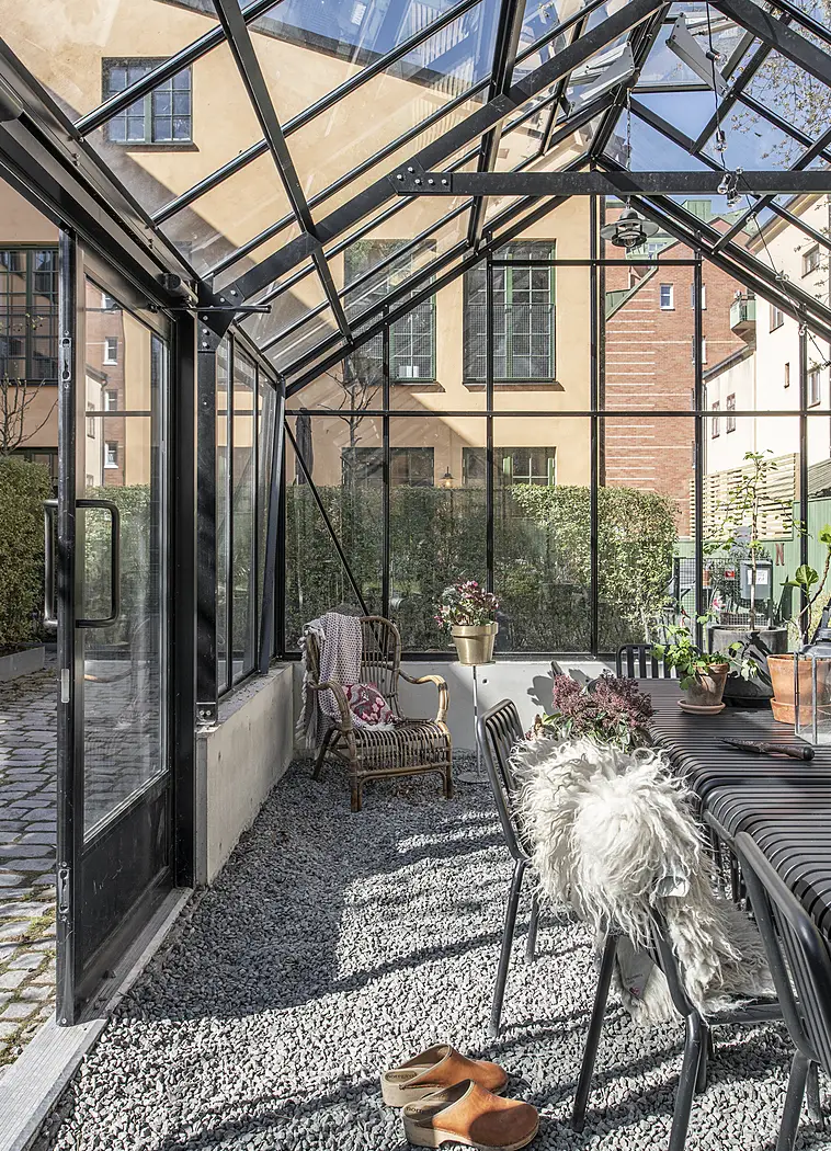 17 世纪瑞典旧厂房惊艳变身，设计师打造独特空中阁楼-24