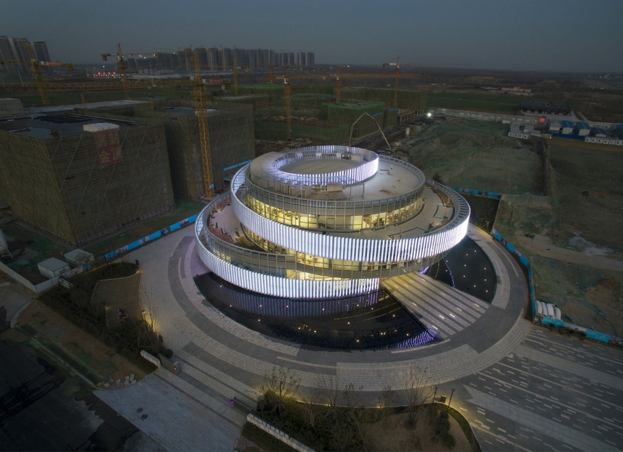 郑州联控生物医药园展览中心——双螺旋结构的生物科技地标-17