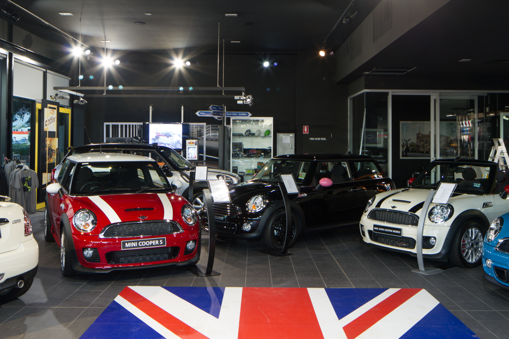 Doncaster 宝马 MINI 中心_高科技环保设计-15