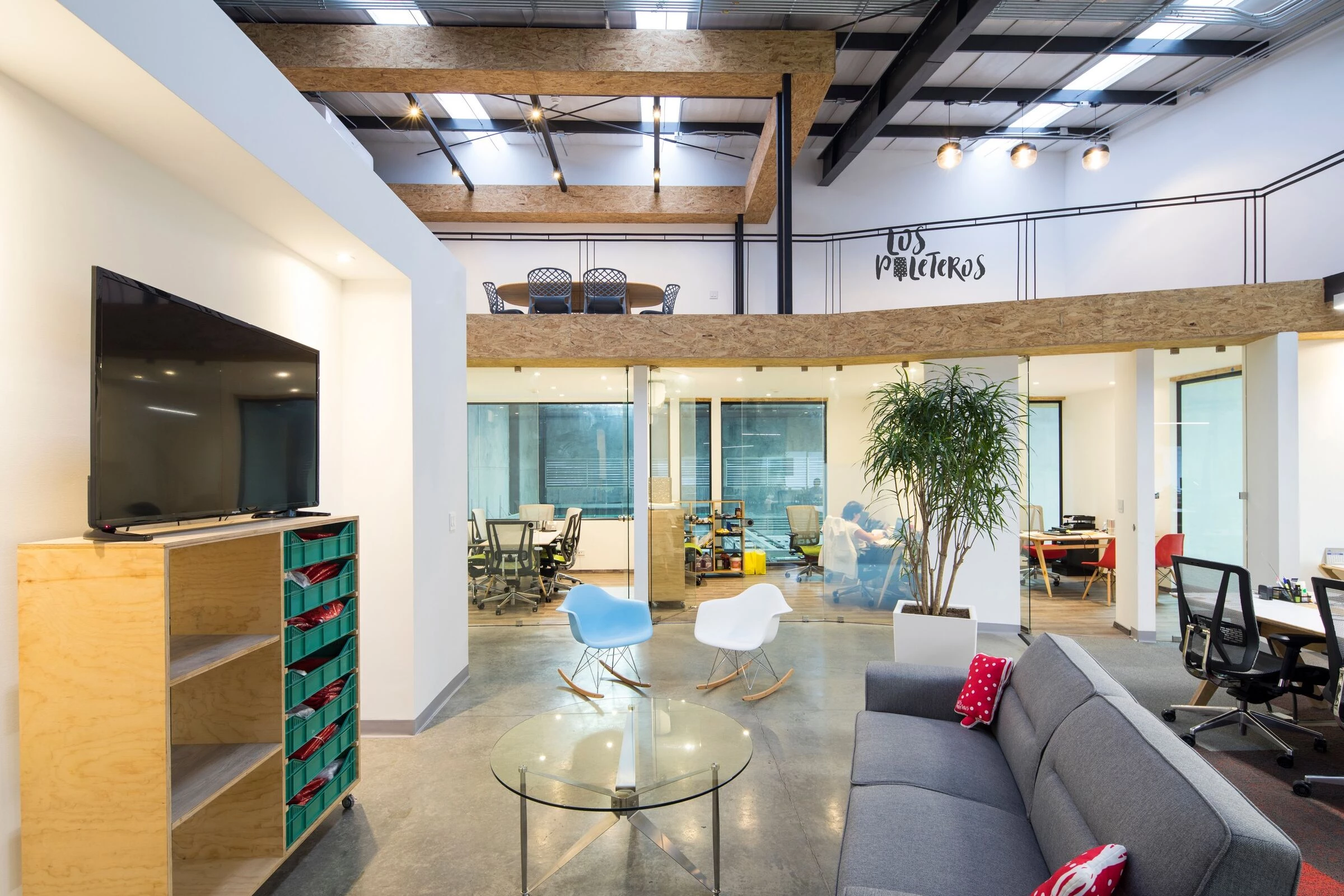 Los Paleteros 办公空间-20