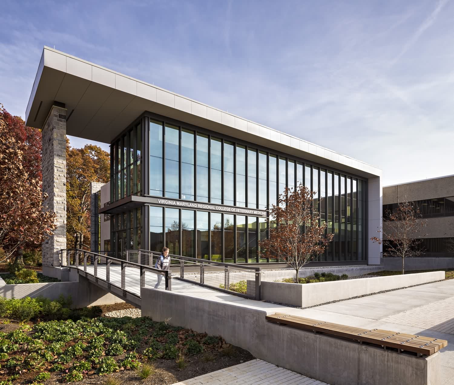 弗吉尼亚理工大学兽医学 virginia tech veterinary medicine by siteworks studio-1