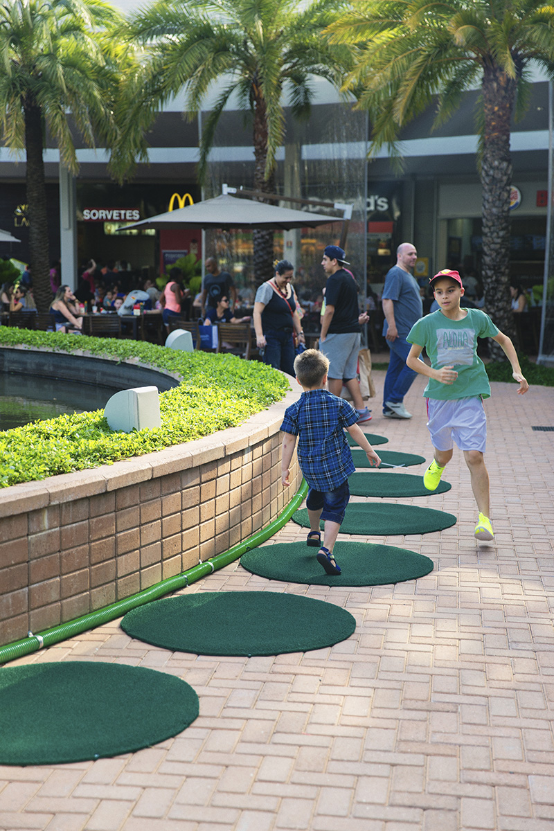 巴西商场互动式圣诞树-25