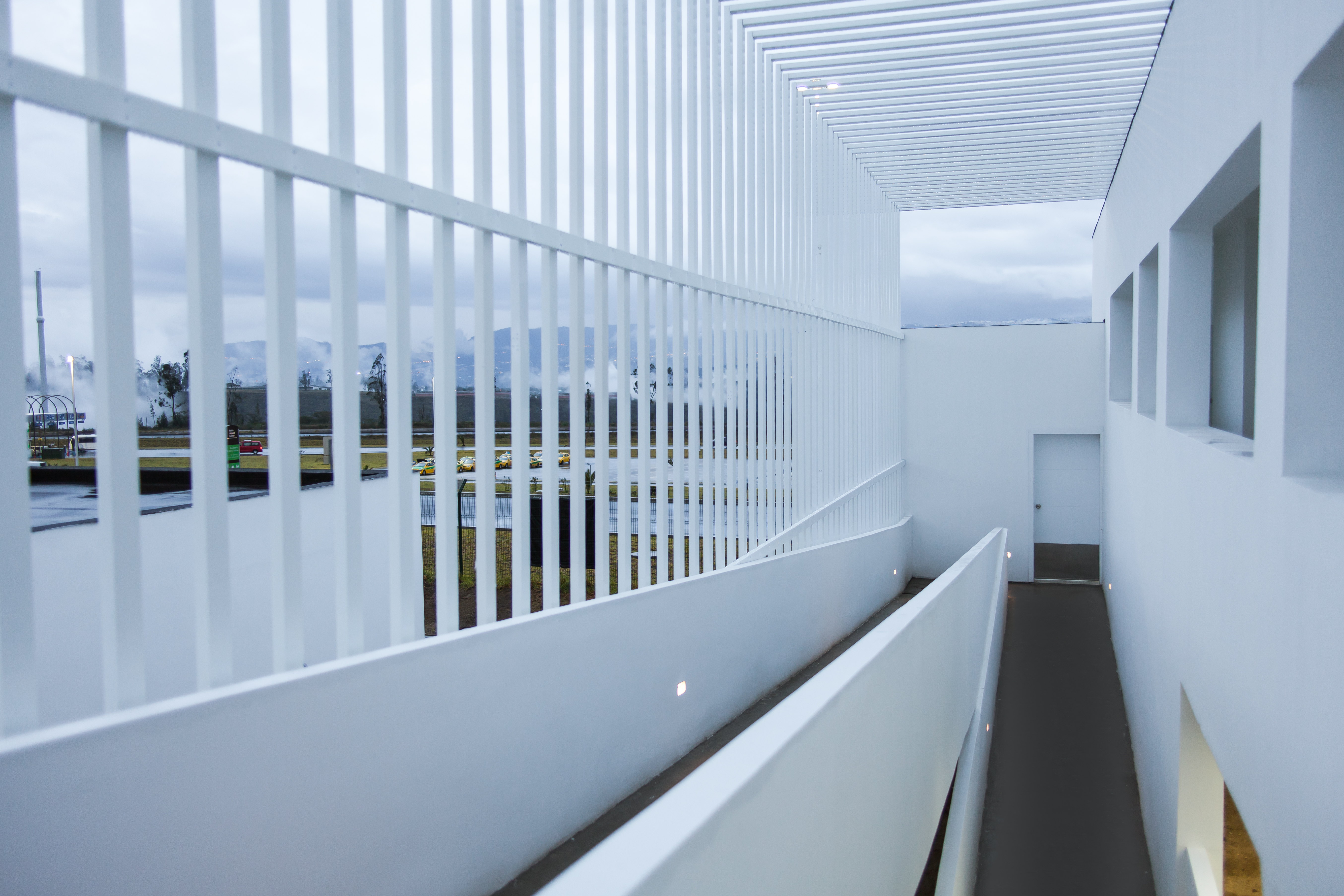 厄瓜多尔国际机场飞行控制办公大楼-29