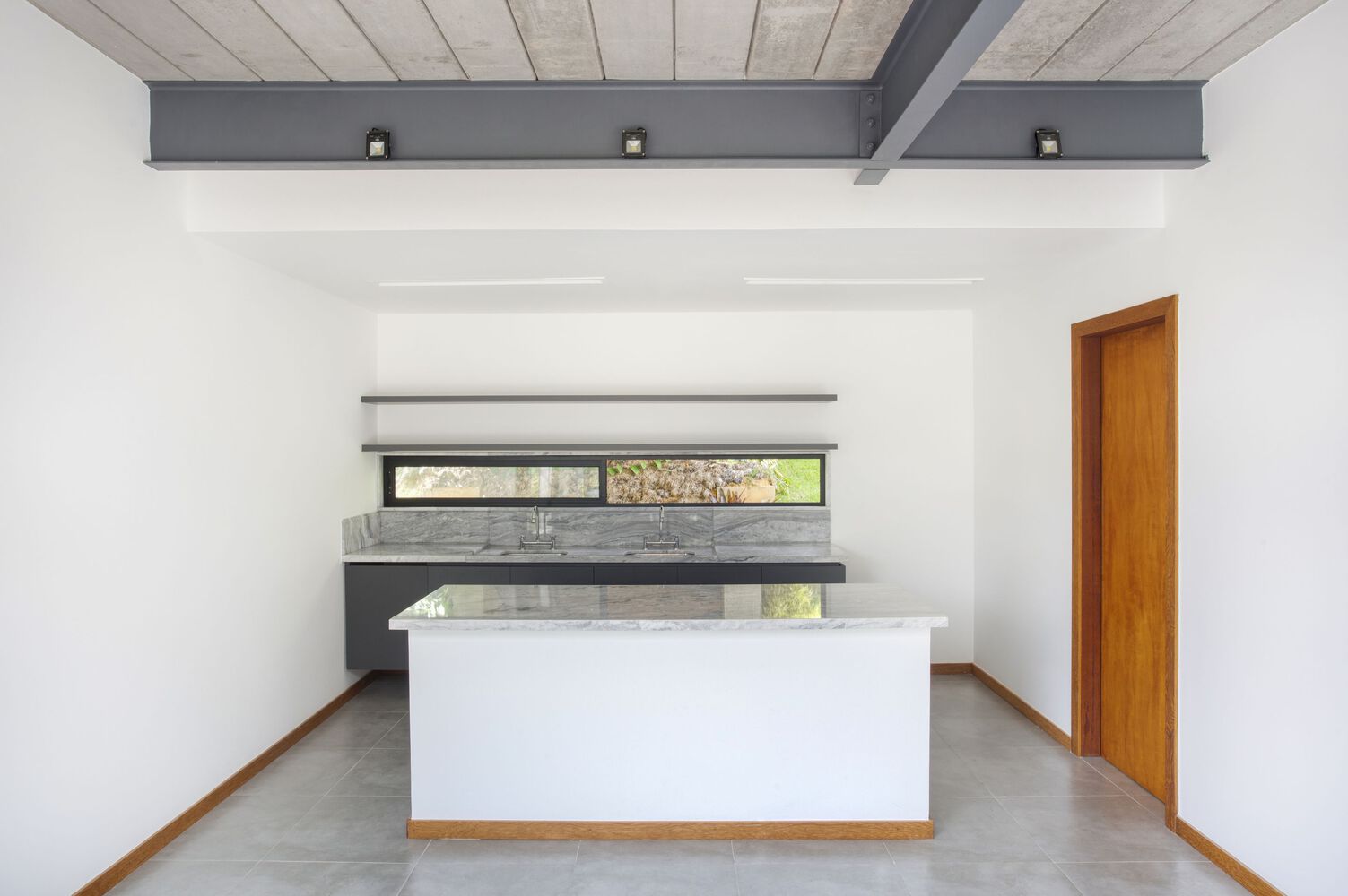 巴西伊普·阿马雷罗住宅丨科拉·马德尔-18