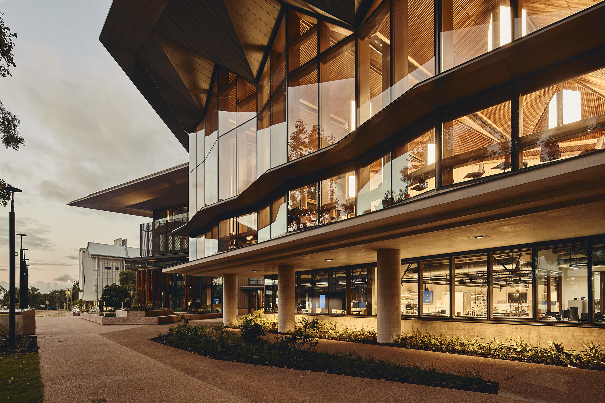 James Cook University Engineering & Innovation Place / KIRK Studio + i4 Architecture + Charles Wright Architects-42