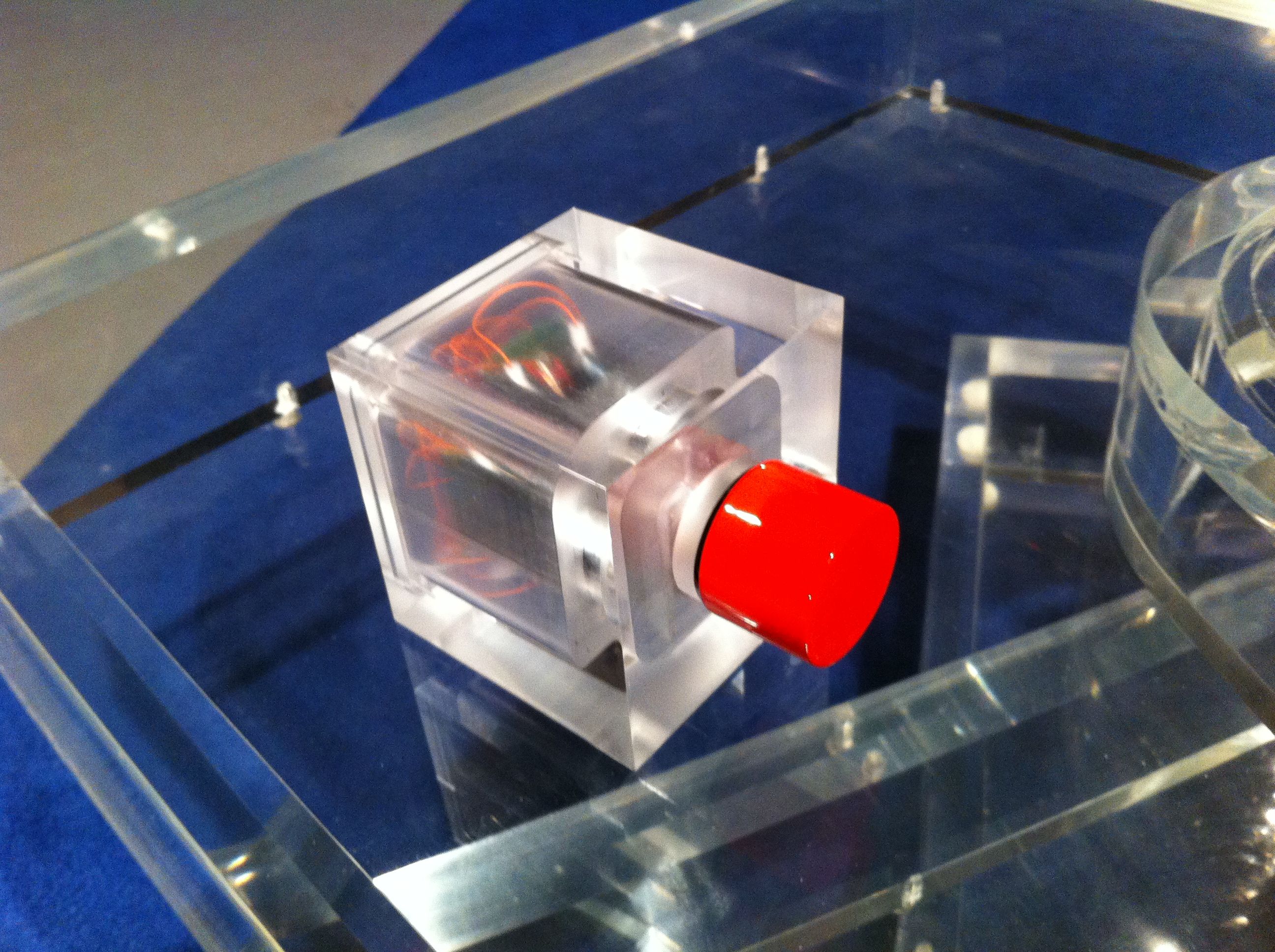 米兰高效生活空间 · OMA 的“工作社交生活”家具设计-53