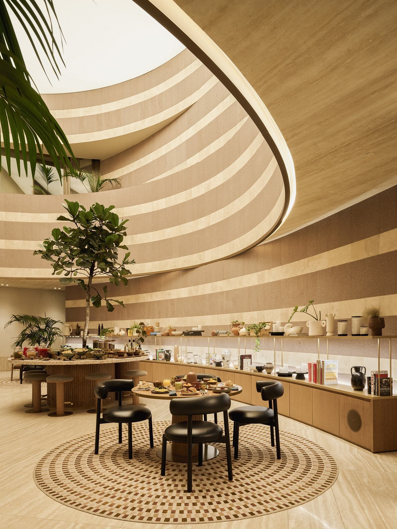 四·感官罗马

注：Si这里音译为四，由于不清楚具体背景，可能Si有特定含义，如果有更多信息可以进一步精准翻译 丨意大利罗马丨Patricia Urquiola-5