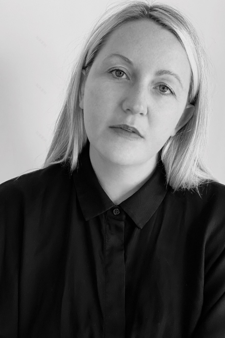 Caroline Walls plays with sculpture ahead of her new online exhibition-1