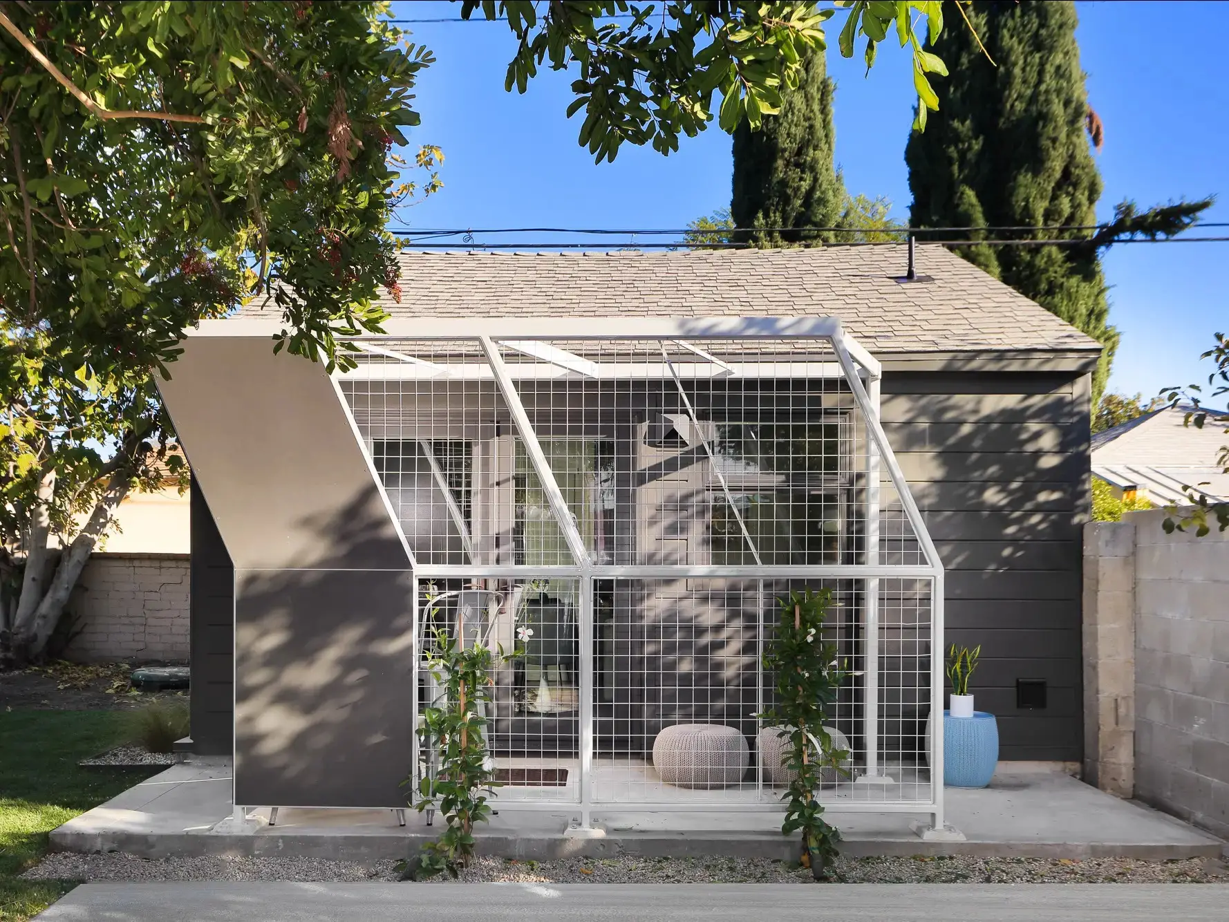 旧车库变身高颜值设计小屋-1