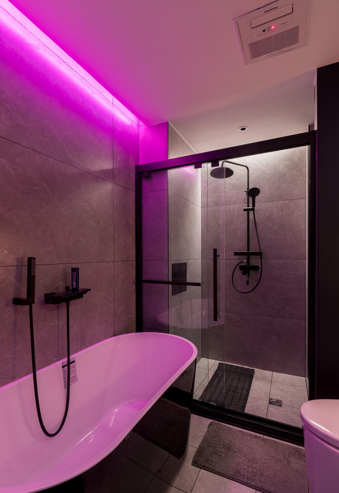 神秘黑白空间,百变日久生情之家-12