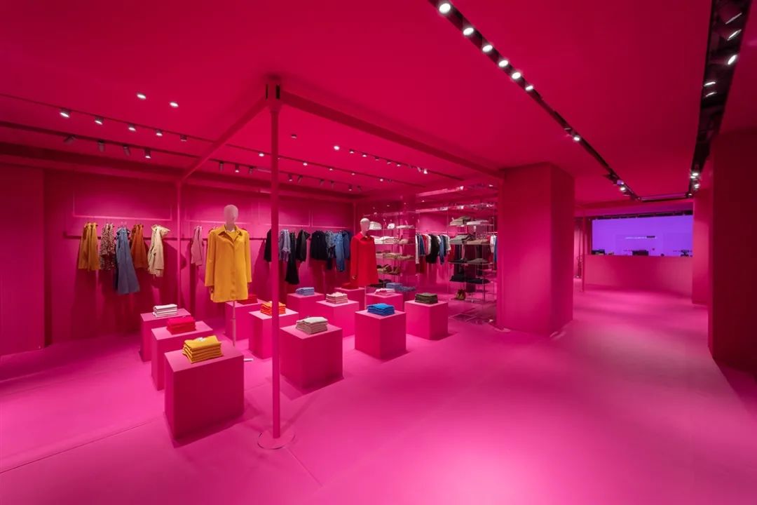 米兰United Colors of Benetton全粉红色空间新店设计-6
