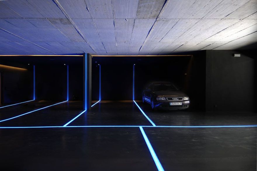 Madrid 郊区混凝土住宅-36