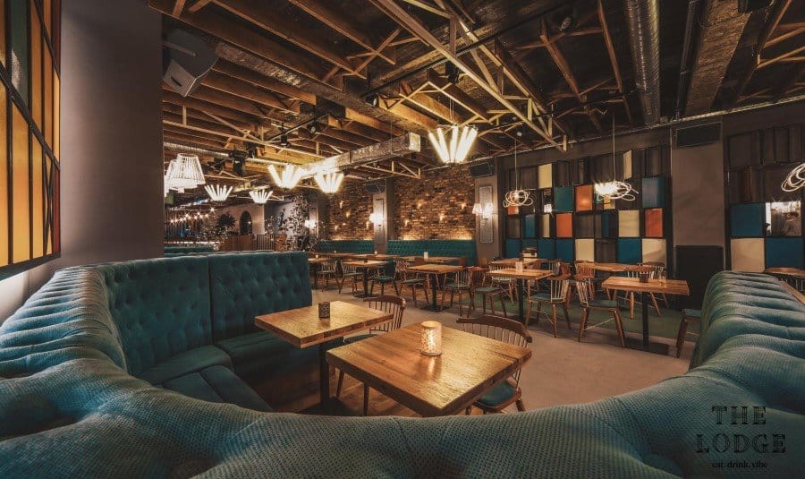 丨罗马尼亚康斯坦察丨罗马尼亚布加勒斯特Yellow Office Architecture-9