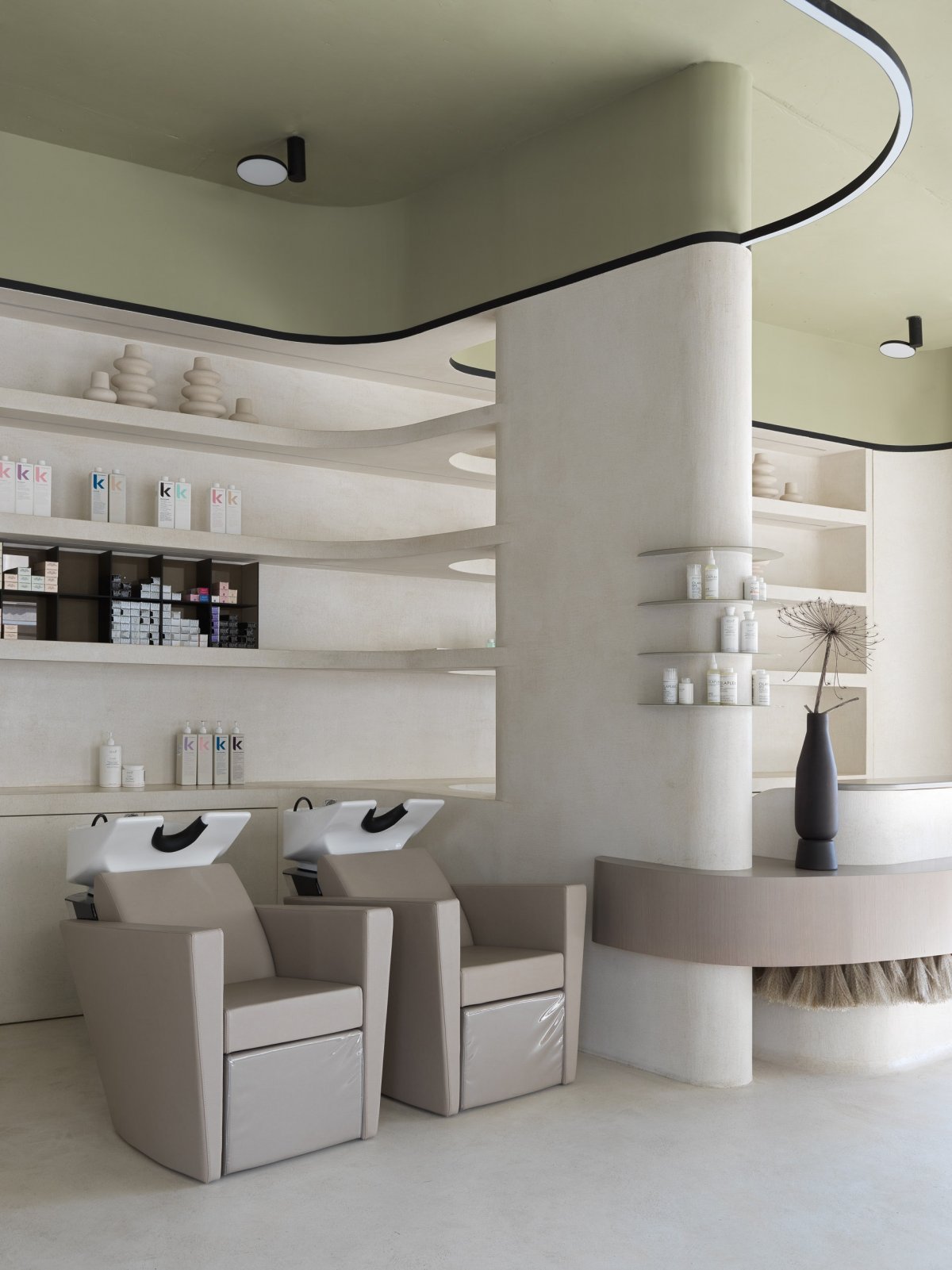 俄罗斯 Salon 'Of Course You Can' 美容院设计丨Ruzanna Avetisyan 设计工作室-1