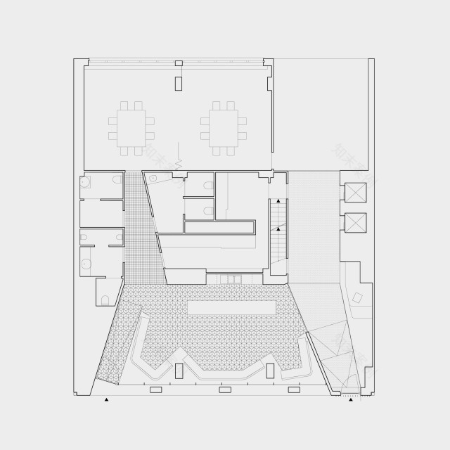 西经89°、北纬51°、东经4°
注:在英文中,W 代表 West(西经),N 代表 North(北纬),E 代表 East(东经) ,一般地理坐标表示经纬度度数时 ° 符号会省略,这里按规范添加符号进行符合中文表达习惯的翻译 丨比利时-41