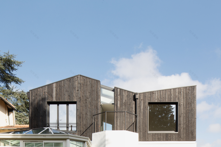 Upper Floor Extension 现代与传统对话的空间设计-10