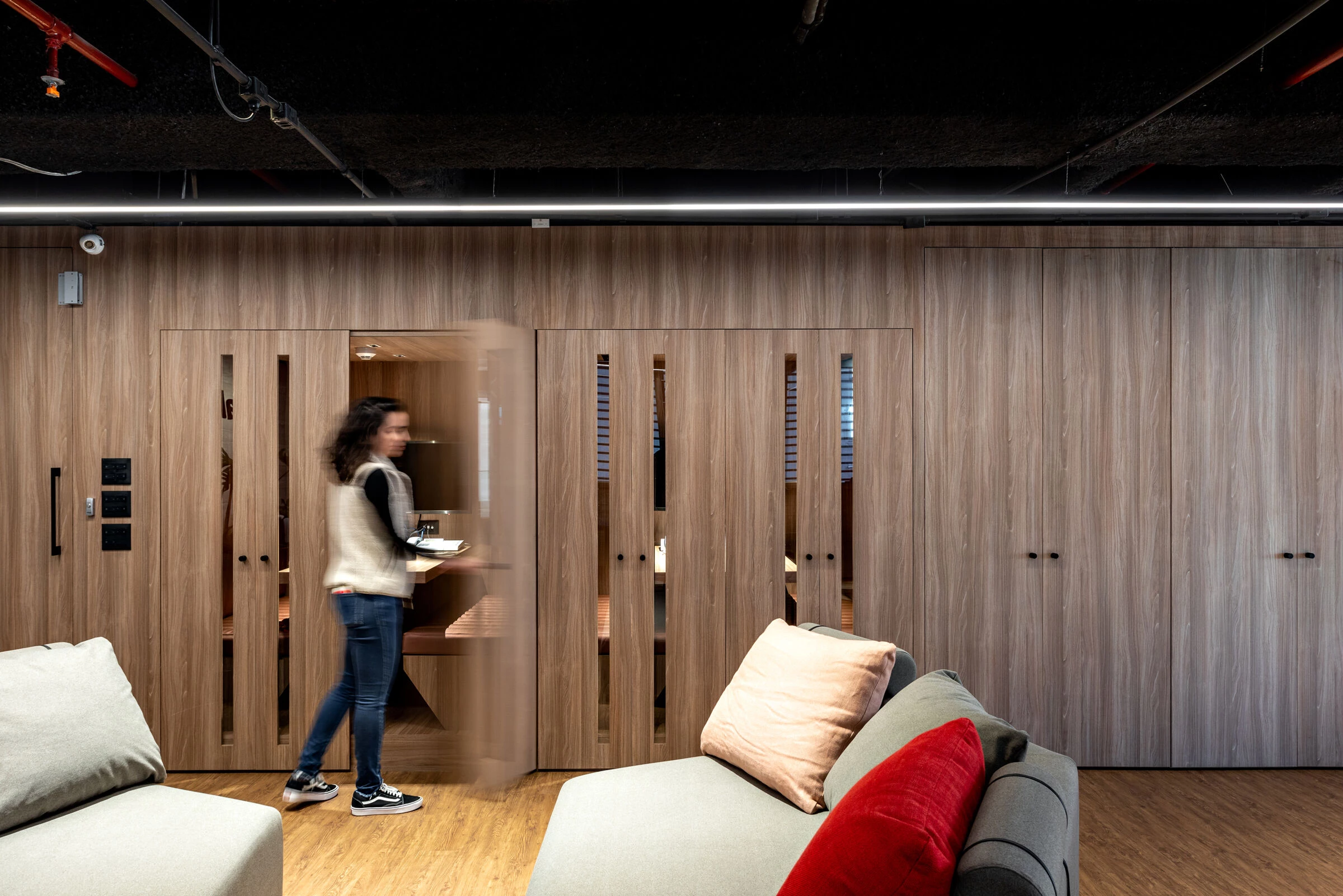 巴西圣保罗 SENALBA 办公室，木质与混凝土打造舒适工作空间-40