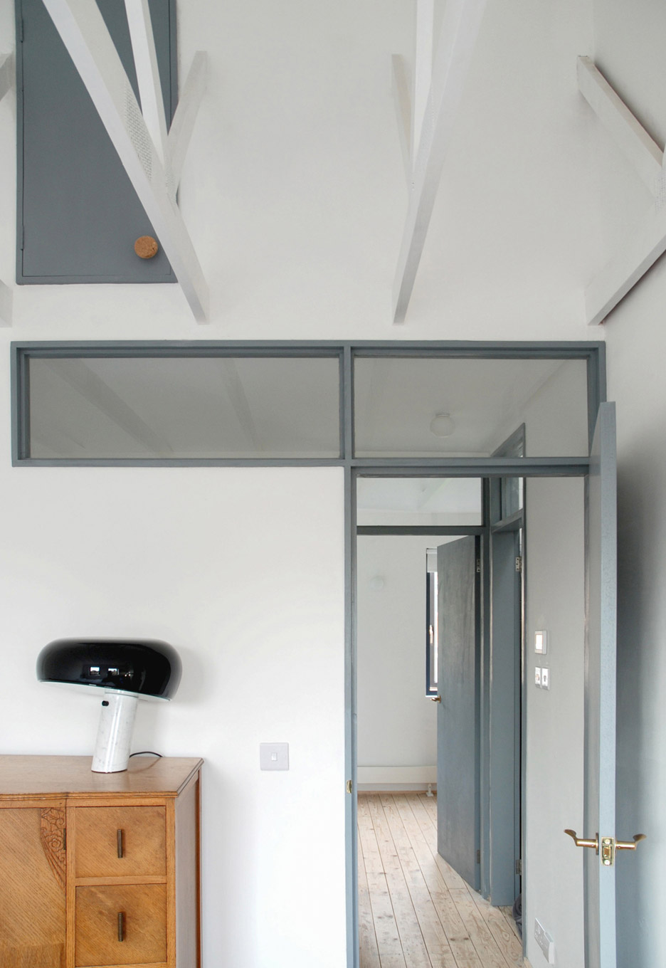 伦敦北部 70 年代议会房翻新成明亮现代住宅-12