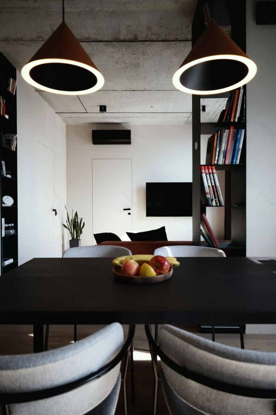 乌克兰极简主义公寓丨MARRA GROUP-37