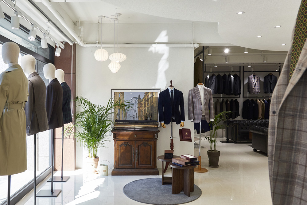 24 坪高级定制服装店，打造优雅黑白空间-10