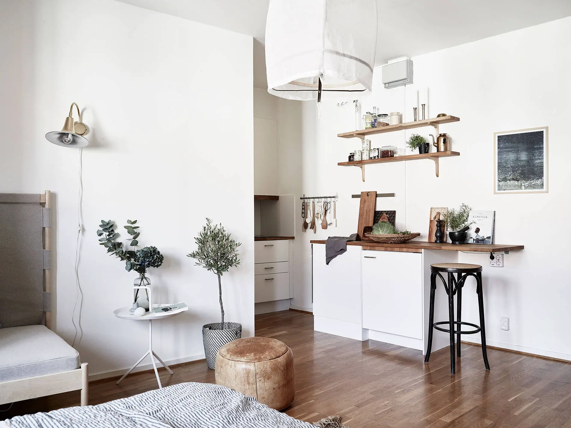 27 平米小公寓 | 一椅一床的巧妙布局-10