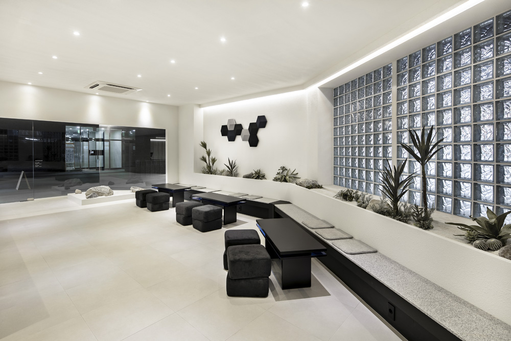 韩国南阳洲 24 平米小户型，极简黑白风迷你家具设计-10