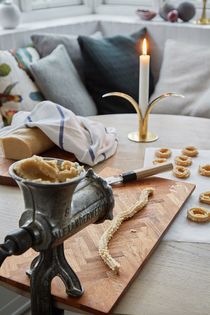 丹麦 1930 年代古宅的精致圣诞装饰-13