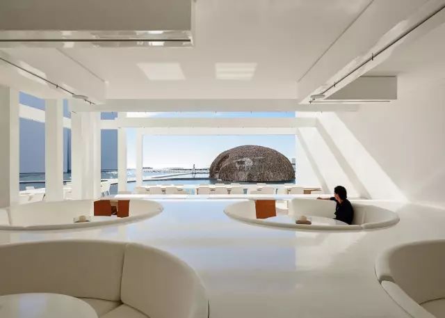 开了灯后，这家性冷淡风的酒店美爆了!-68