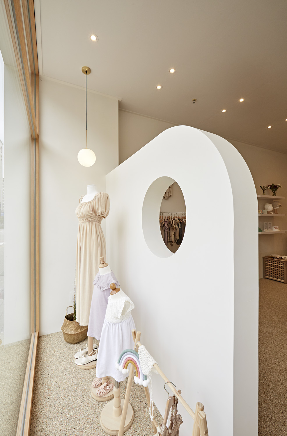 温馨亲子空间 | 13 坪家居卖场设计-11