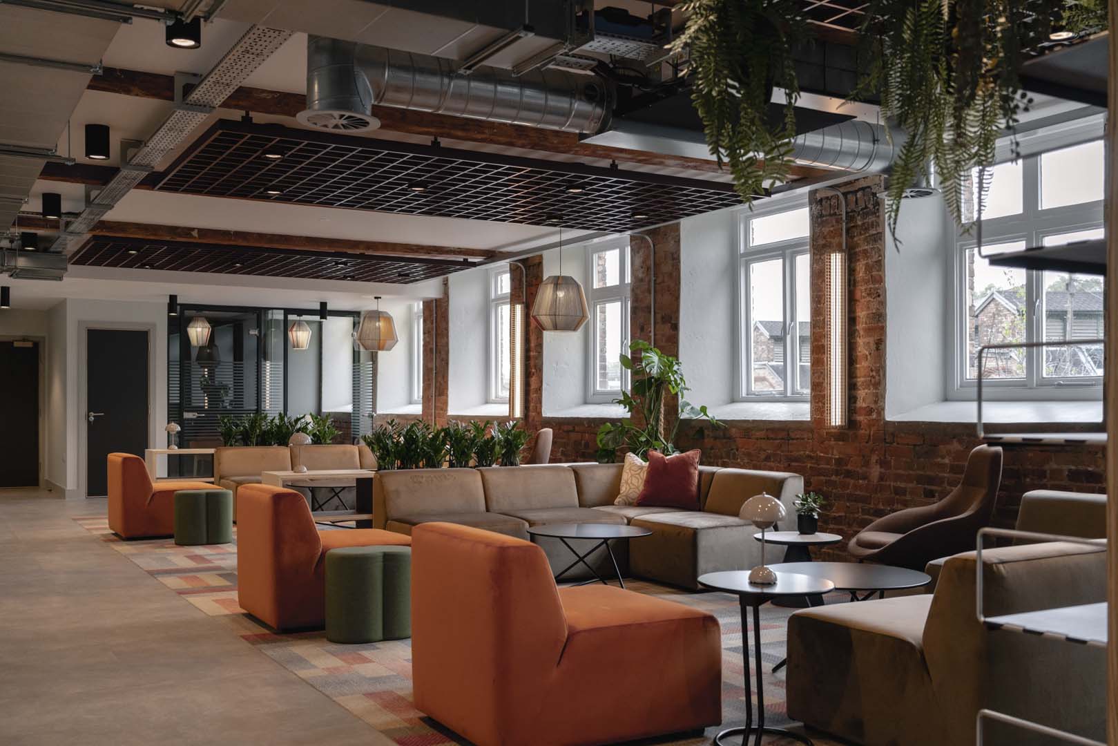 Ekho Studio将历史悠久的维多利亚工厂改造为现代办公空间丨英国-1