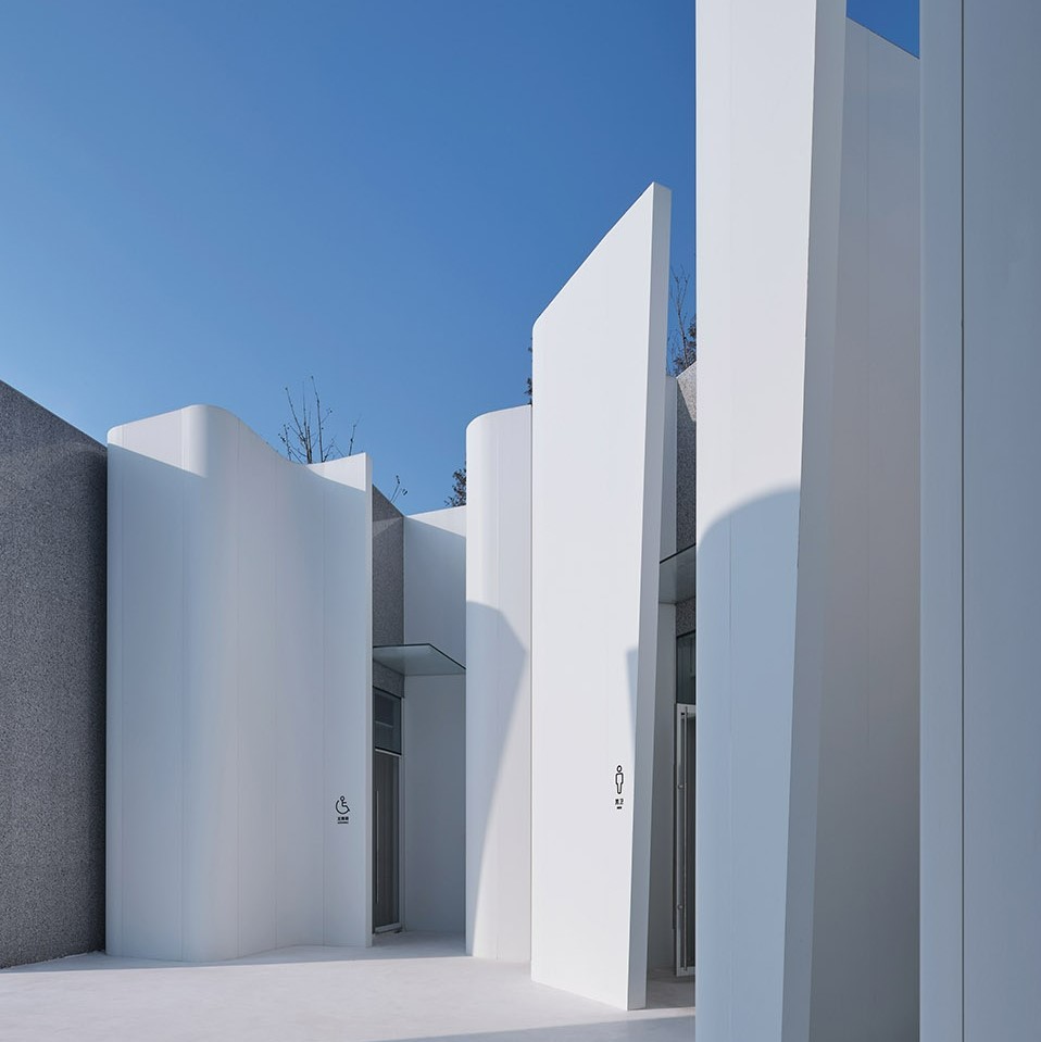 中国阿图尔村隐藏在峡谷中的公共卫生间丨GN Architects-20