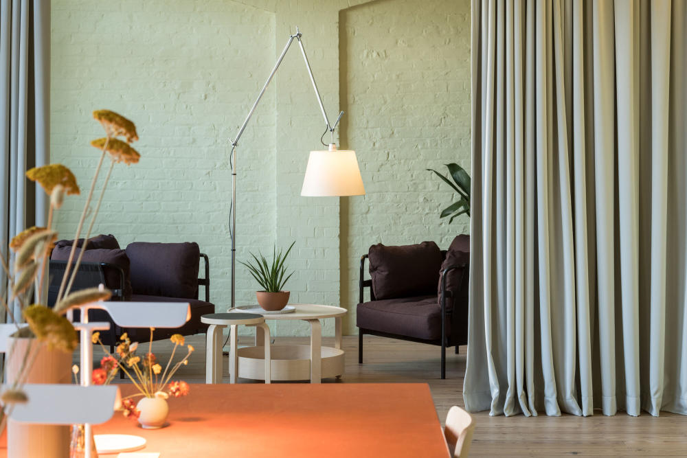 可再生材料和丰富色彩的办公室改造设计丨英国伦敦丨Archmongers-12