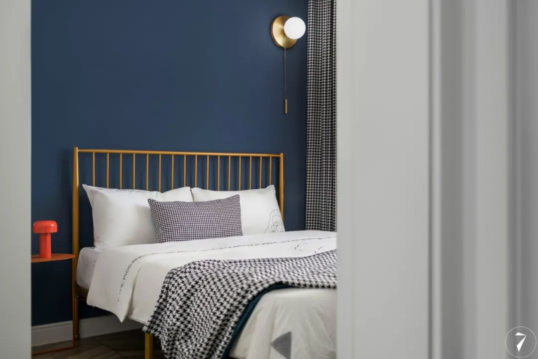 四川自贡 89㎡红蓝撞色家,定制父母宜居空间-44