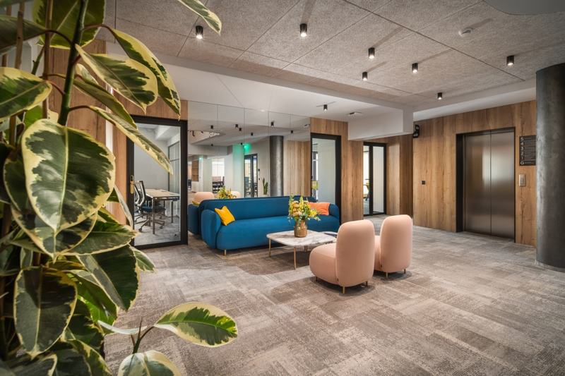 2021年最新联合办公办公室设计 - 米尚丽零售设计网 MISUNLY- 美好品牌店铺空间发现者-4