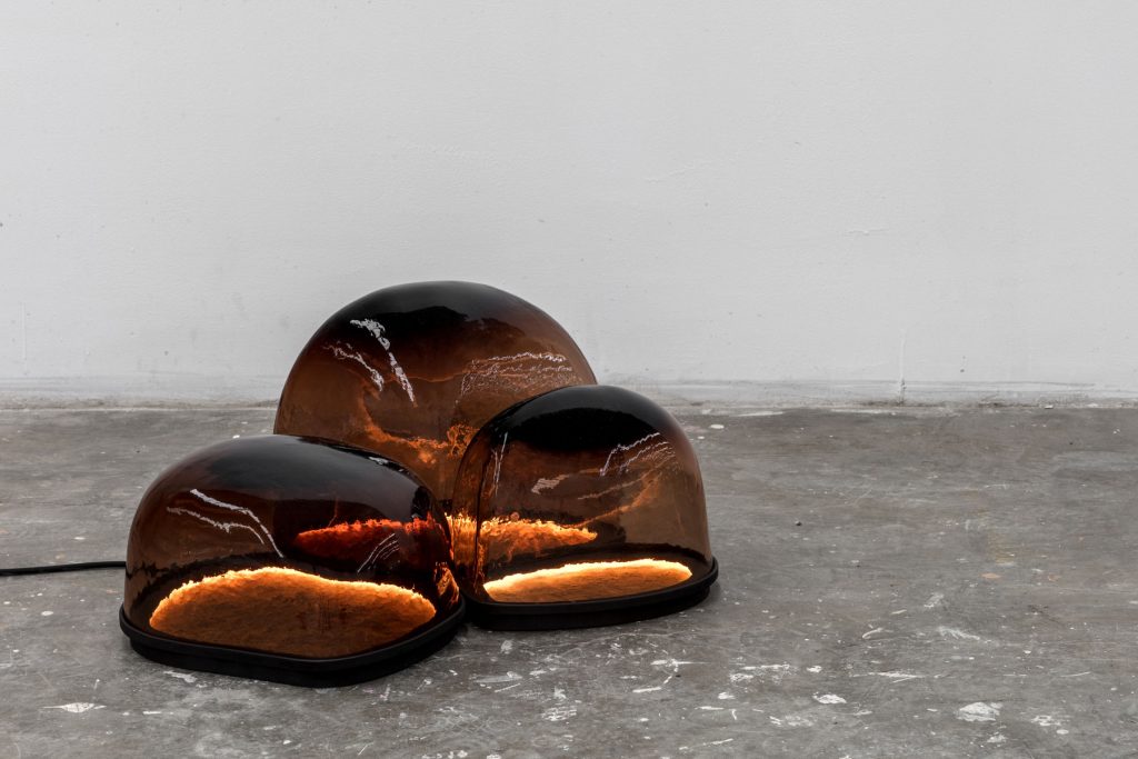 手工玻璃“金泡”灯饰,营造温暖琥珀色调空间-16