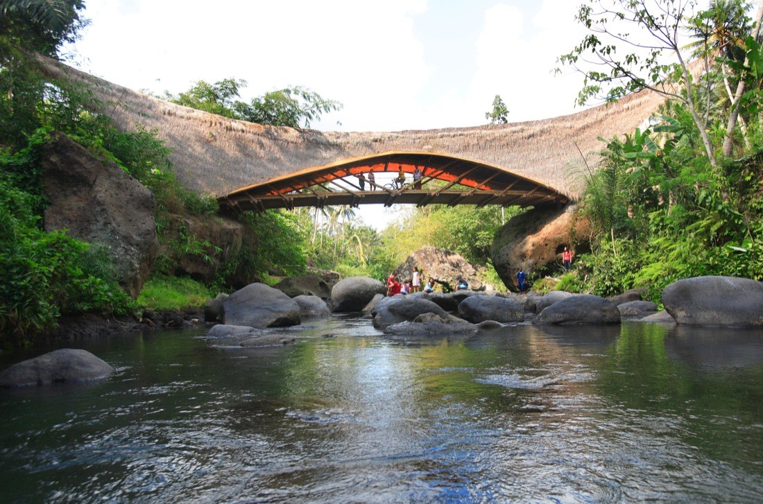 The Green School / IBUKU-0