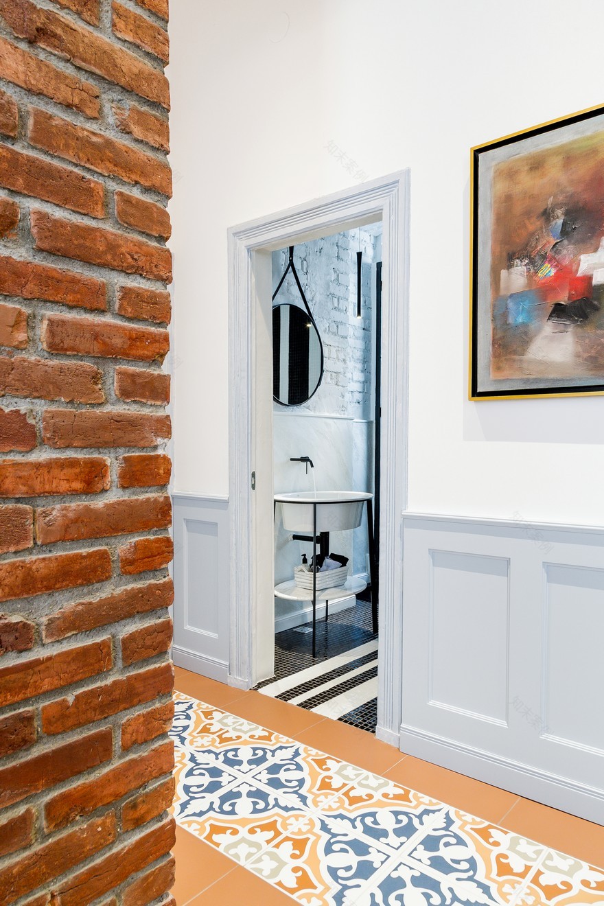 布加勒斯特英式乡村别墅 | 砖墙与橙色调的优雅结合-29