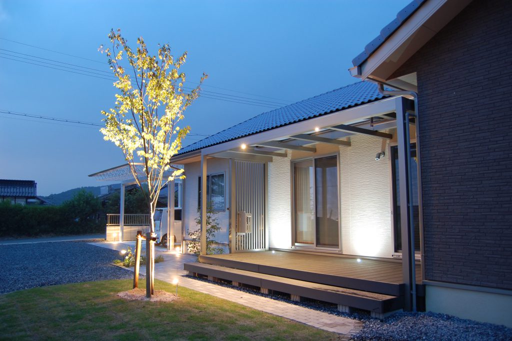 平屋建て和風モダン住宅の新築外構-2