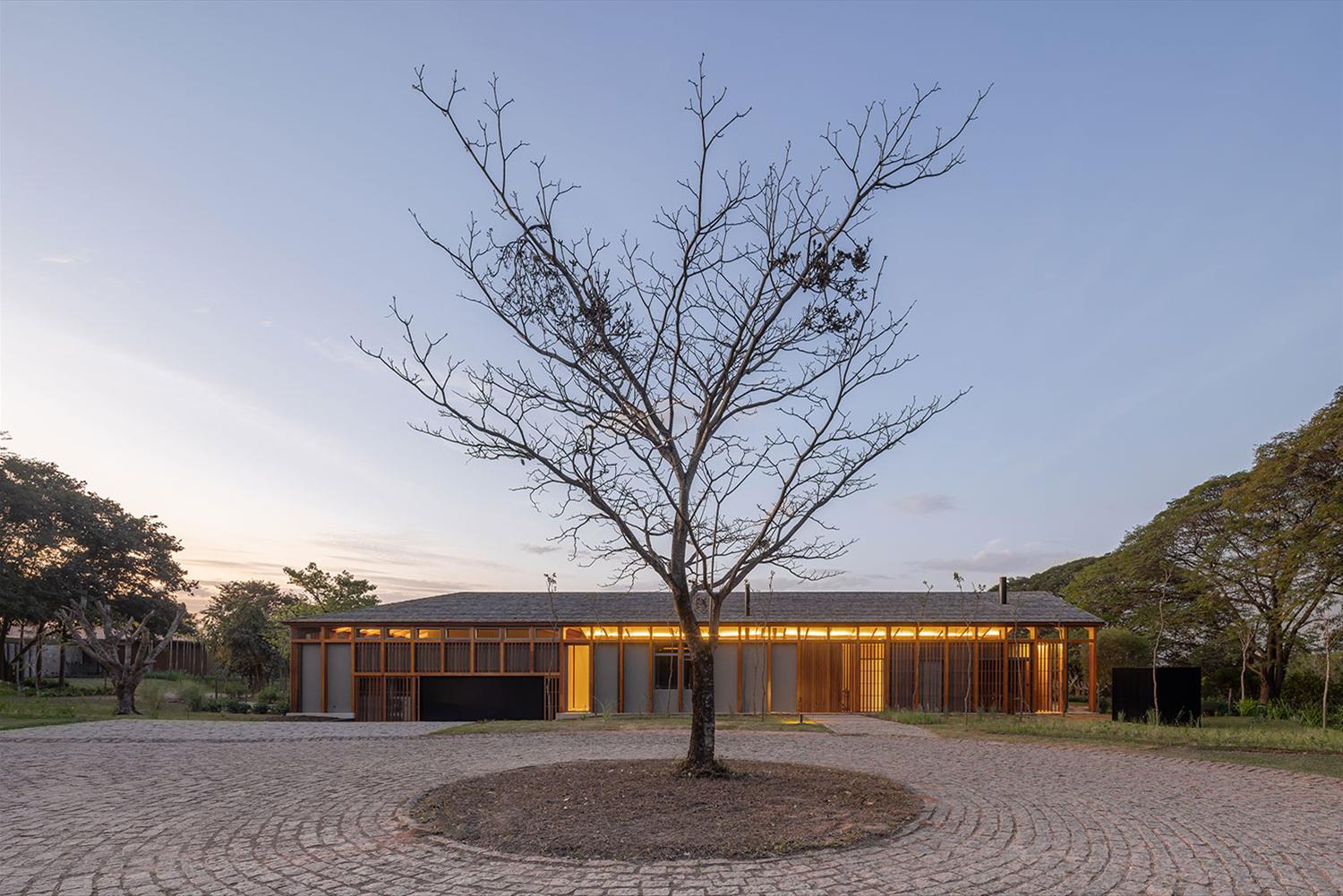 巴西建筑师 Gui Mattos 的木结构环保住宅设计-6